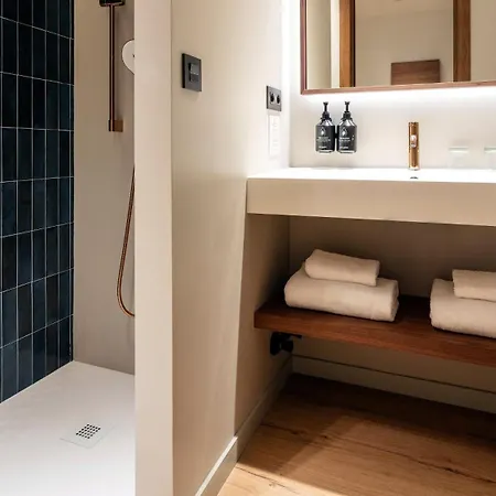 מלון Indigo By Ihg 4*